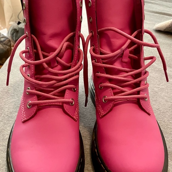 Women’s Pink Zavala Dr Martens size 10 - Picture 2 of 9